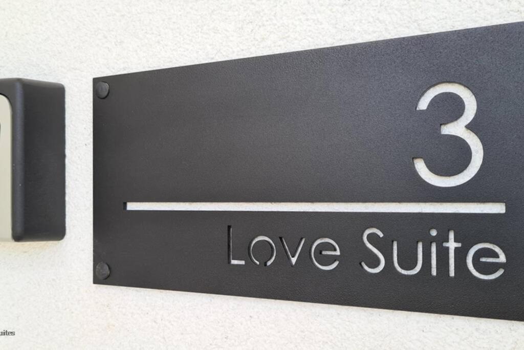 Love Suite Fertőmeggyes Kültér fotó