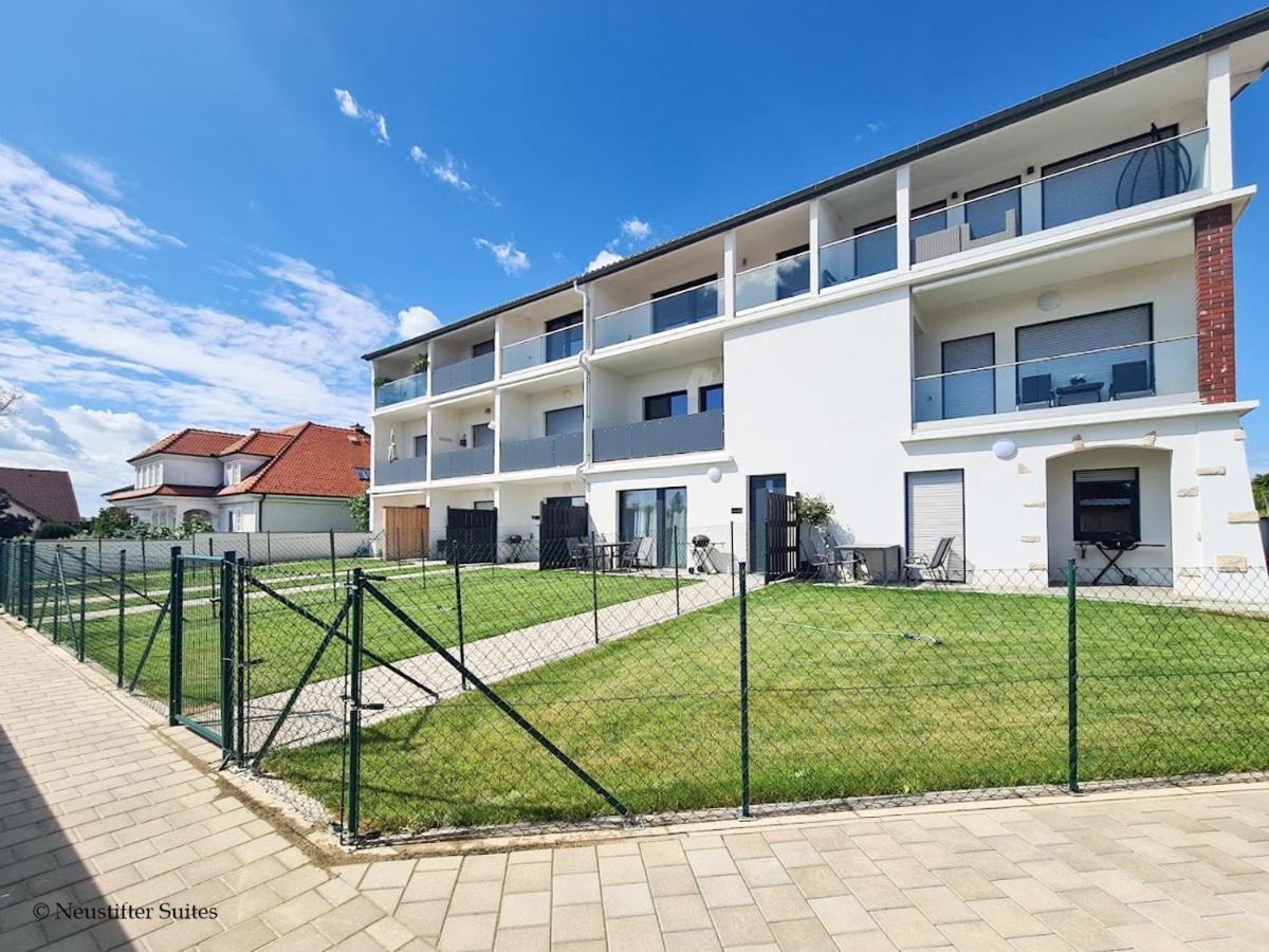 Love Suite Fertőmeggyes Kültér fotó