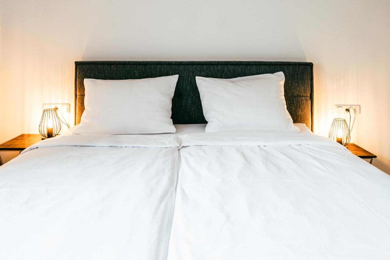 Love Suite Fertőmeggyes Kültér fotó